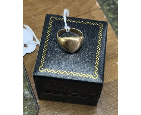 An antique gold signet ring, size J, approx. 6.5g with note suggesting Birmingham 1889, indistinct marks,