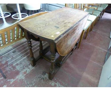 An oak gate leg table 