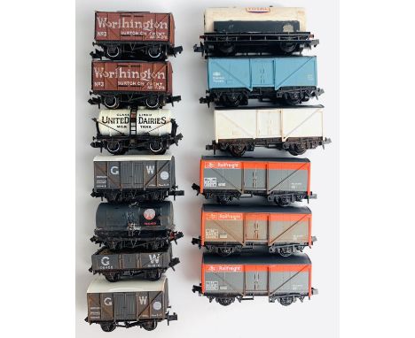 13x Peco N Gauge Assorted Freight Wagons - All Unboxed. P&amp;P Group 2 (£18+VAT for the first lot and £2+VAT for subsequent 