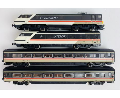 Hornby OO Gauge 4x Car Intercity 225 - 1x Power Loco, 1x Dummy Loco, 2x Coaches - All Unboxed. P&amp;P Group 2 (£18+VAT for t