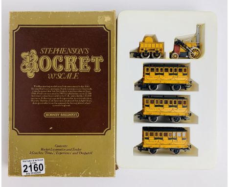 Hornby OO Gauge 'Stephensons Rocket' Train Pack - Contains 1x Loco &amp; 3x Coaches 'Times', 'Experience', 'Despatch' - Boxed
