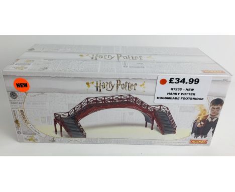 Hornby R7235 Harry Potter Hogsmeade Footbridge - New &amp; Boxed Sealed Ex Shop Stock. P&amp;P Group 2 (£18+VAT for the first