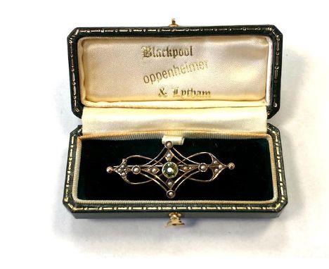 A 9ct Gold peridot Pearl brooch. 