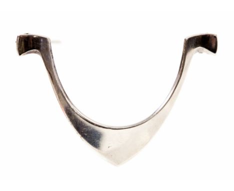 Tone Vigeland for PLUS Studios, a Norwegian silver brooch, of arch form