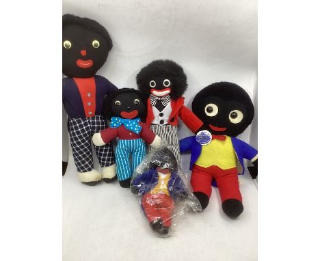 Vintage Rag dolls soft toys including Robertson Jam styled toy dolls in a group in vintage good condition. -a selection. ( qu
