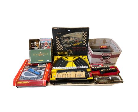 Vintage toys ; to include Scalextric and Hornby railway items 00 gauage and vintage toys &nbsp;to include rosko novelty bar t