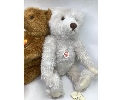 Steiff teddy bear vintage toys. 667398 teddy bear Musical cinnamon 47cm teddy bear and a 04995 42cm Classic white teddy bear 
