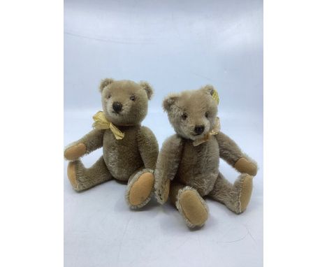 Vintage 1950s Steiff German teddy bears &nbsp;x 2 in pale caramel with button in ear and original bows. (2)