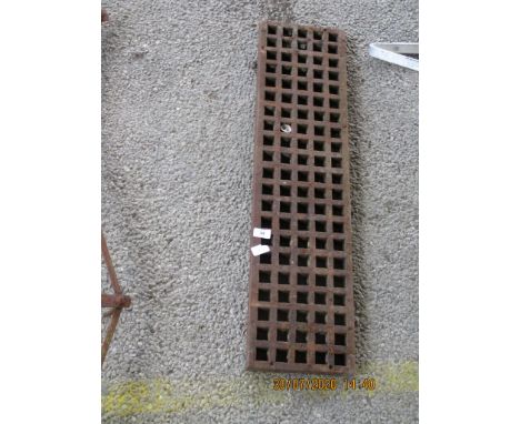 METAL DRAIN GRATE 90 X 23CM