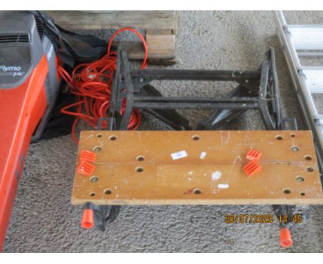 ADJUSTABLE WORK BENCH