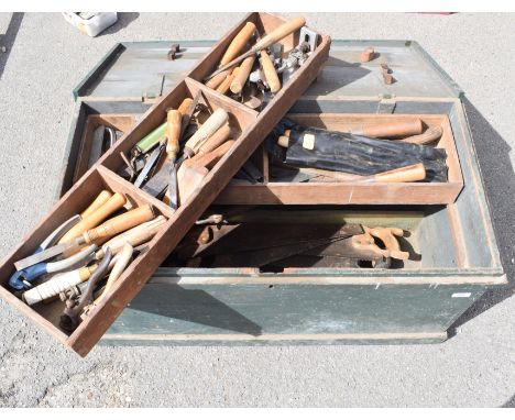 LARGE TOOLBOX INCLUDING TOOLS
