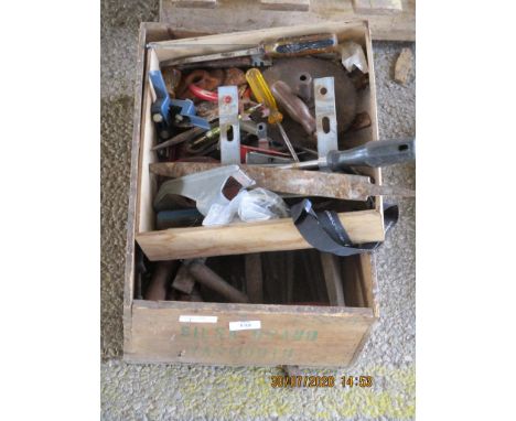 BOX OF MIXED TOOLS