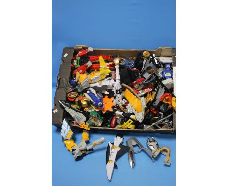 A LARGE BOX OF VINTAGE POWER RANGERS MISCELLANEOUS ITEMS