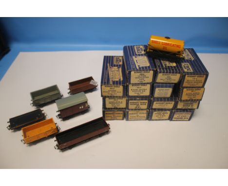 FOURTEEN BOXED HORNBY DUBLO ROLLING STOCK, to Include Goods Brake Van D1, Tank Wagon Mobil D1, Wagon D1 Low Sided, 8 Ton Catt