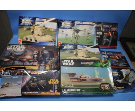 STAR WARS MODEL KITS to include 1:32 AMT Ertl Trade Federation Tank x 2, 1:6 Stap with Battle Droid, 1:48 Naboo Fighter and J