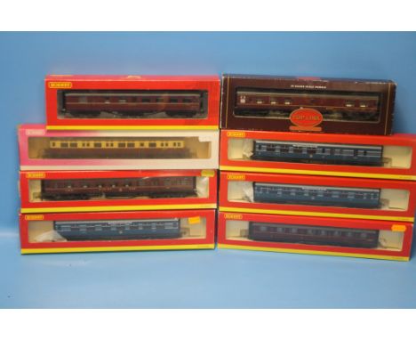 EIGHT HORNBY 00 GAUGE BOXED CARRIAGES, to include R.4128A, R.4128 C, R.4127C, R.4095, R.4055A, R.441, R.4263B, R.4187A.