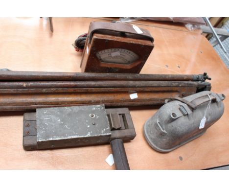 A wooden Architects tripod with a dumpy level, a wooden football rattle and a Fosters hundreds centigrade meter (4) 