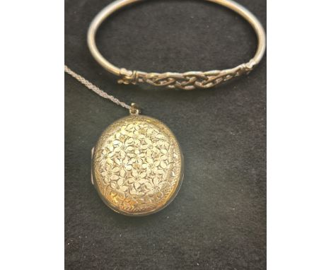 Silver locket & bangle 