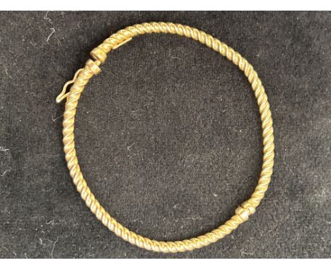 14ct Gold bangle 4.3g 