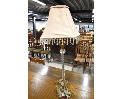 A reproduction side lamp