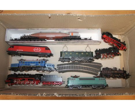 Marklin HO gauge model railways locomotives to include Mittelweserbahn crocodile electric locomotive, 2-10-0 tender locomotiv