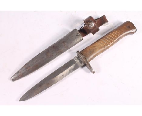 German WWI style trench knife, the blade ricasso stamped 'ERNST BUSCH SOLINGEN', having wood grip fixed by two rivets, comple