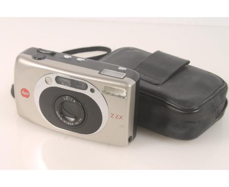 Leica Z2X compact camera serial number 2345913, fitted with Vario-Elmar 35-70 fixed lens, held in Leica black leather case.