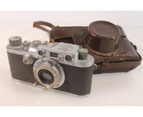 Leica DRP (Deutsches Reichs-Patent) by Ernest Leitz GMBH of Wetzlar Germany, a 1936/37 type IIIa camera, No:223752 fitted wit