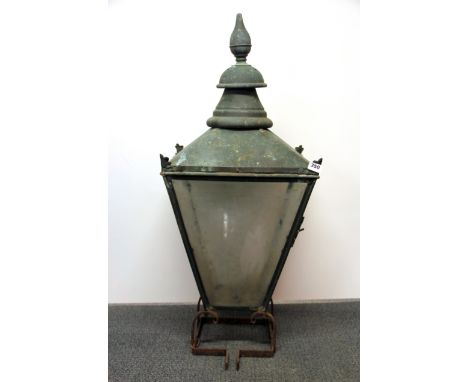 An old copper street lamp, overall height 104cm.