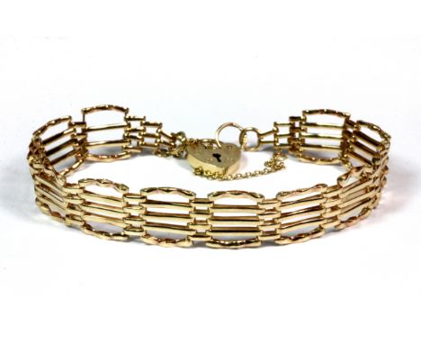 A 9ct yellow gold gate bracelet (approx. 9gr), L. 11.5cm.
