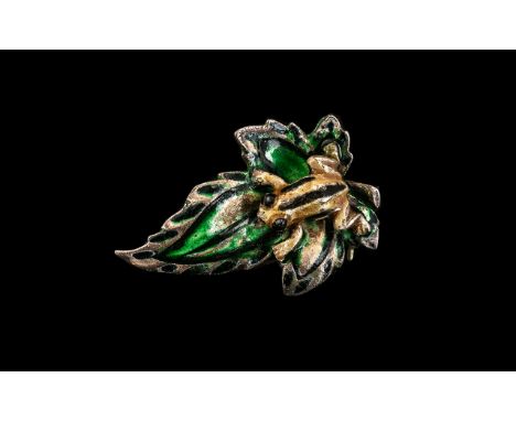 Enamel Silver Frog Brooch, Frog Sitting on Leaf, Nice Detail. Please See Photo. 