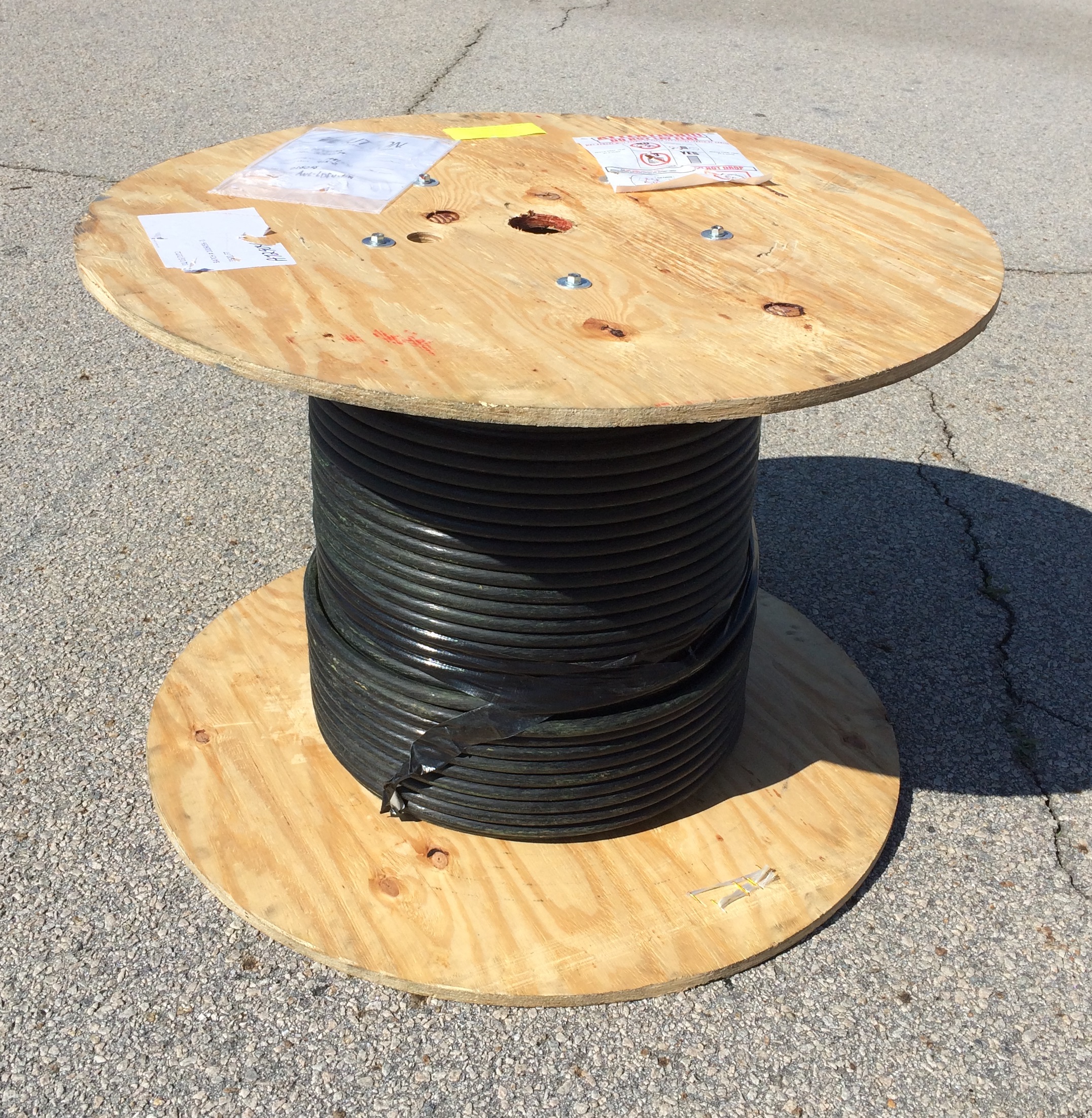 USED SPOOL OF ELECTRIC COPPER CABLE,