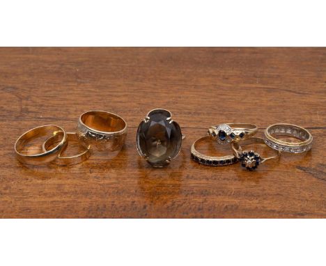 Collection of gold rings comprising of: five 9ct gold rings including a large band engraved with flowers, Q/R, 9g approx over