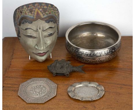 Group of piecesto include a niello bowl, 19cm diameter, two Indian silver dishes, a painted South East Asian mask, 20cm high 