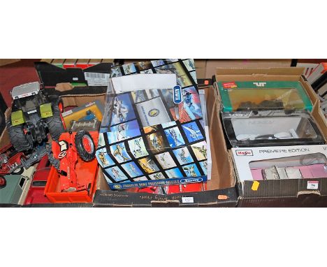 Three boxes of various Franklin Mint Corgi and other loose model vehicles 