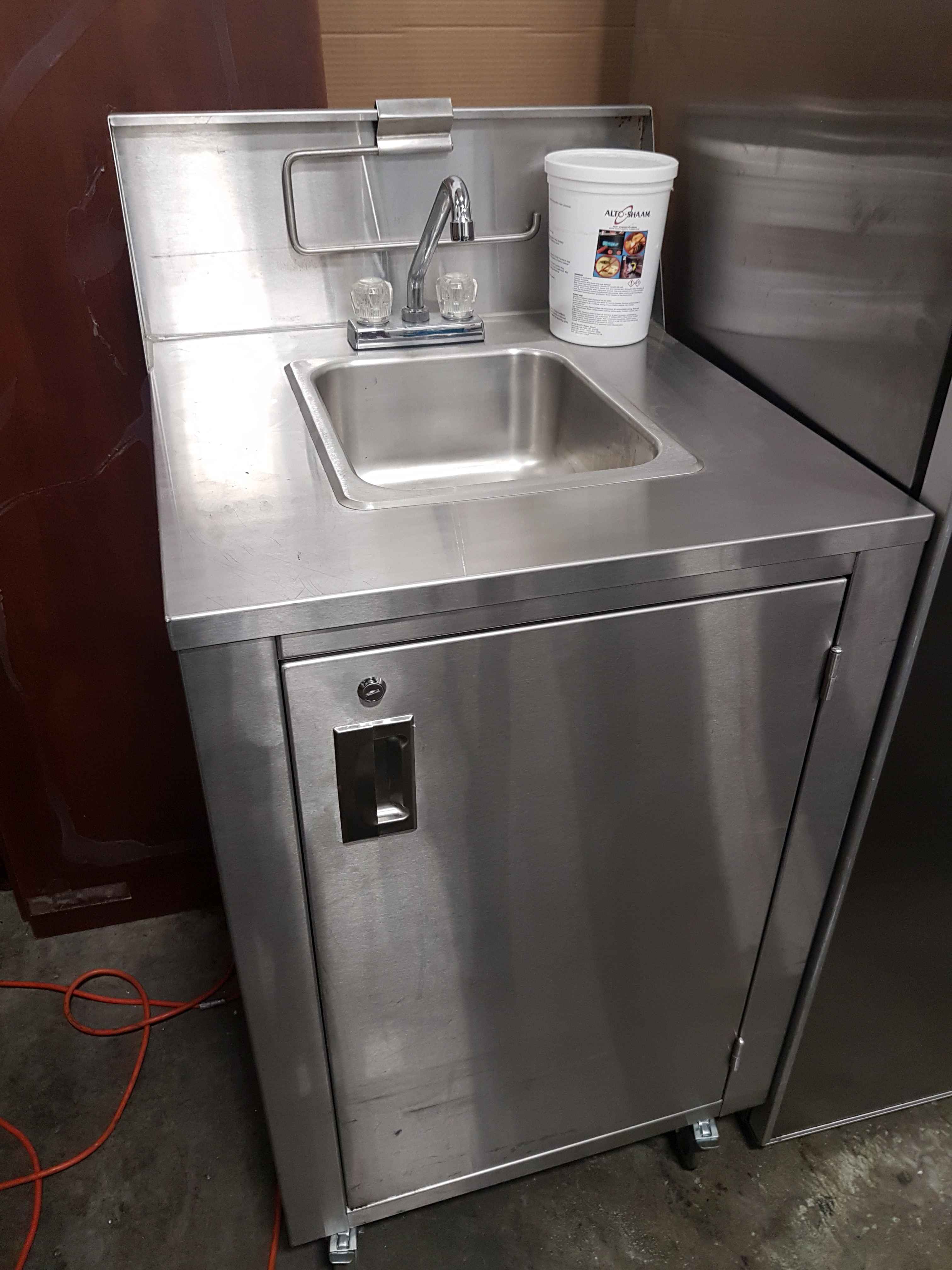 Self Contained Portable Sink, Excellent Condition
