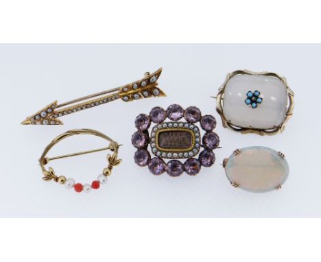 ASSORTED BAR BROOCHES comprising 9ct gold oval opal pendant / bar brooch, yellow metal pearl set arrow design bar brooch, 9ct