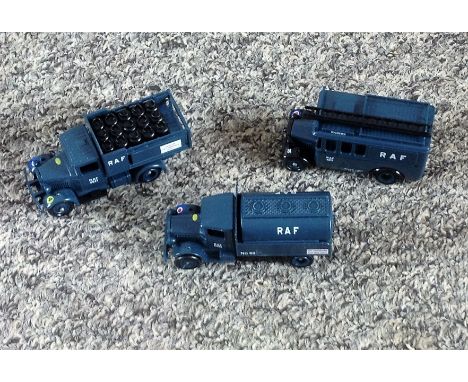 Battle of Britain Lledo RAF Ground Crew Support Set commemorating the 50th anniversary limited edition manufactured 1990 in o