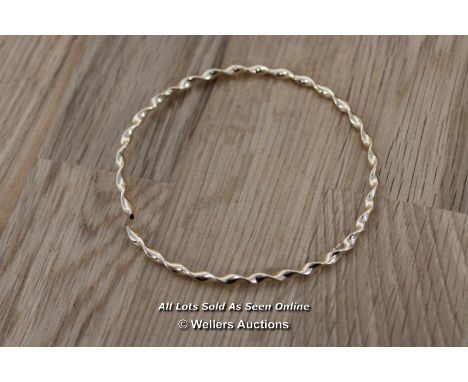 *14CT YELLOW GOLD TORCHON BANGLE / REPAIR NEEDED