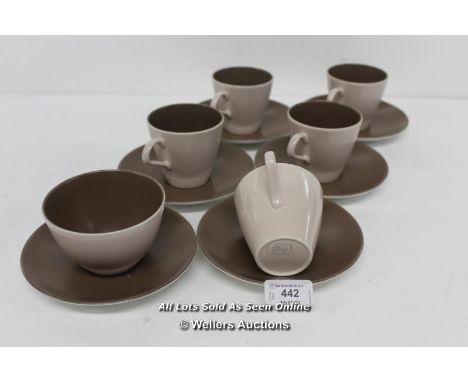 POOLE POTTERY,  5X CUPS AND MATCHING SAUCERS, SUGAR BOWL AND SAUCER, MILK JUG,CAPPUCHINO BROWN COLOUR