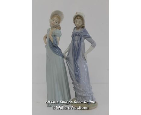 TWO LLADRO NAO FIGURINES, TALLEST 32CM HIGH 