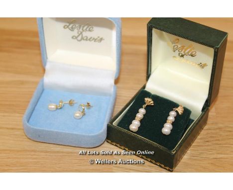1X 9CT FRESH WATER PEARL EARRINGS SET WITH BLUE STONE, 1X 9CT BUTTON PEARL DROP EARRINGS