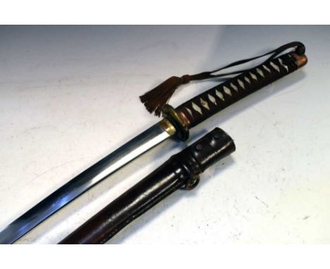 Japanese Katana, 64cm polished blade in its brown leather military scabbard, brass military tsuba, with rebound handle, compl