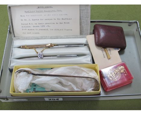 John Harris, Memorabilia 1970-71 Parker Pen set given by Sheffield United Aston Branch supporters. 1931 Burton Schools medal.