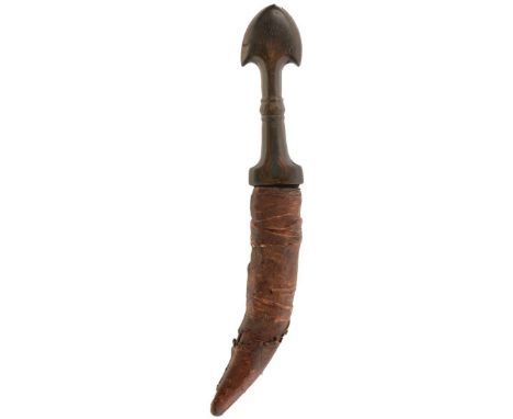 A 19TH CENTURY OTTOMAN JAMBIYA, 18cm sharply curved blade, characteristic carved horn hilt, contained in its leather wrapped 