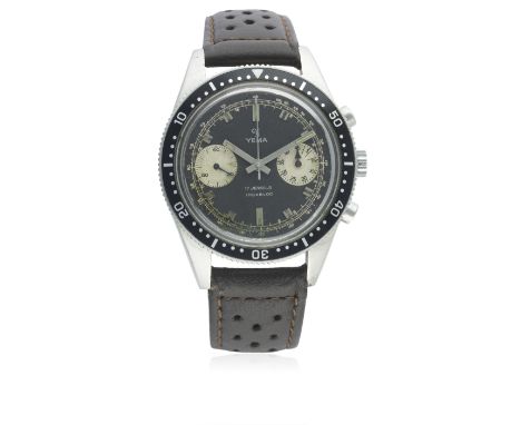 A RARE GENTLEMAN&rsquo;S STAINLESS STEEL YEMA "DAYTONA" CHRONOGRAPH WRIST WATCH CIRCA 1960sD: Black dial with luminous inlaid