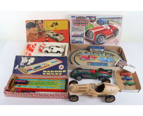 Quantity of Contemporary Novelty Tinplate Toys including: Hungary boxed train set, boxed Motorcycle, Made in China MF763 boxe