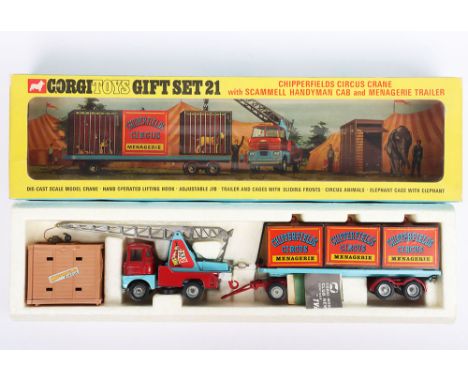 Scarce Corgi Toys Gift Set 21 Chipperfield’s Circus Crane with Scammell Handyman Cab and Menagerie Trailer, 1144 Scammell cra