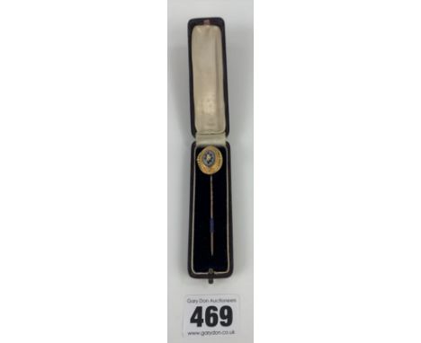 Unmarked gold tie pin with inset pearl in original case, length 2.5”, w: 2.7 gms