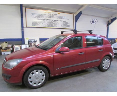 Make &amp; Model: Vauxhall Astra Life CDTiDate of Reg: EY06 VKAColour: Redcc: 1248MoT: 05-02-2021Fuel Type: DIESELMileage: 16